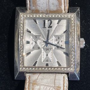 Women's GUESS Wristwatch - Timeless  Elle Beauty